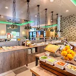 Hotel Leonardo Royal 4*