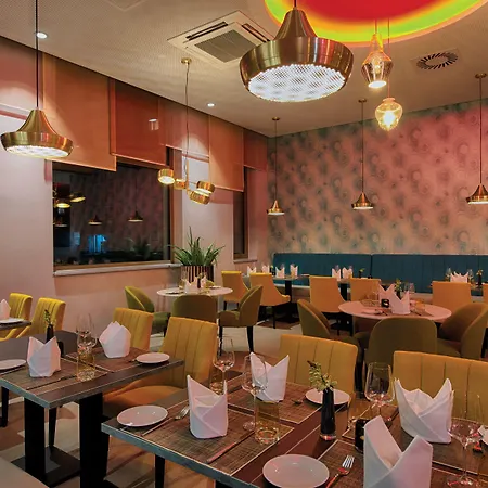 Hotel Leonardo Royal 4*