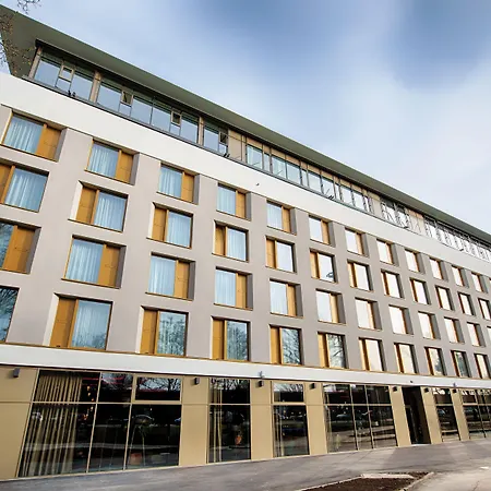 Hotel Leonardo Royal 4*