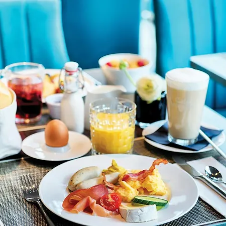 Готель Leonardo Royal