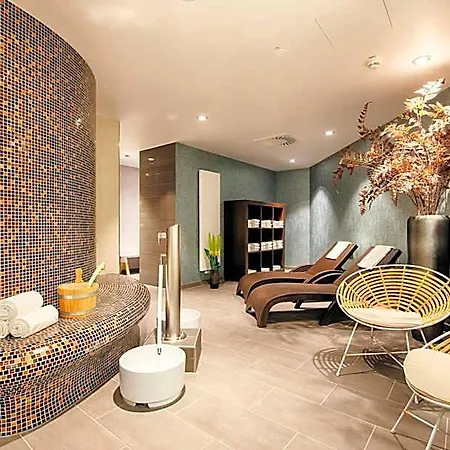 Hotel Leonardo Royal 4*