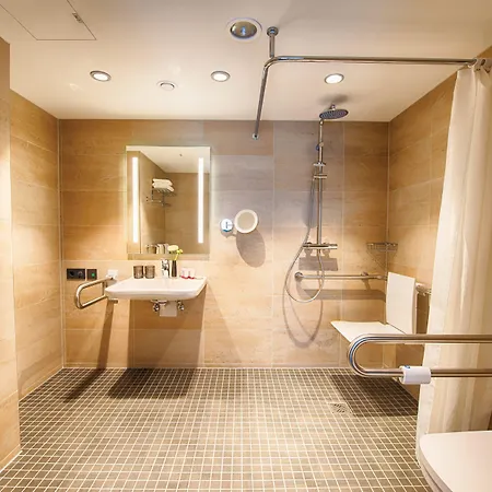 Leonardo Royal Hotel 4*