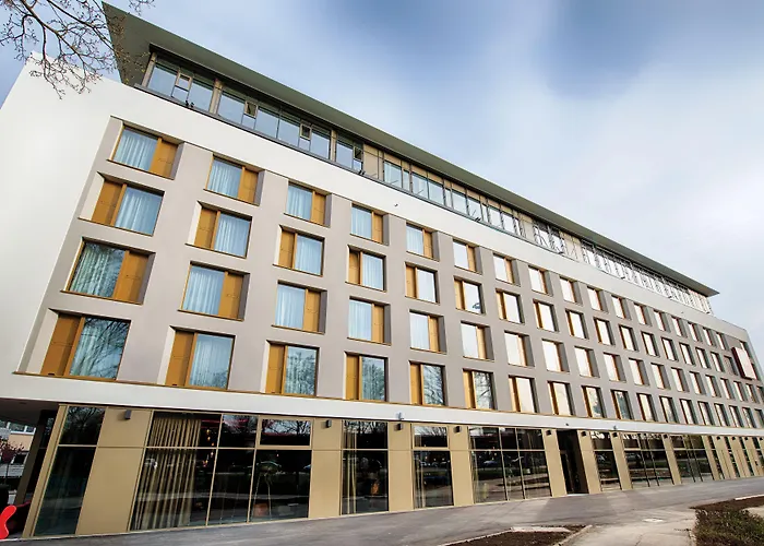 Hotel Leonardo Royal 4*