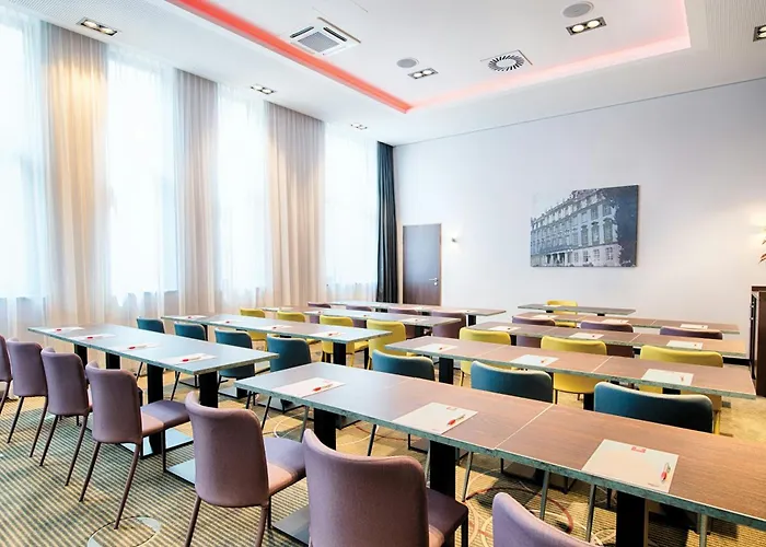 Готель Leonardo Royal 4*